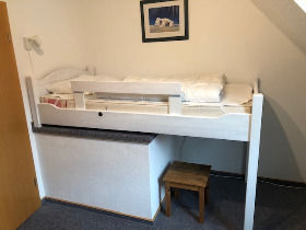 Schlafzimmer 2 HB
